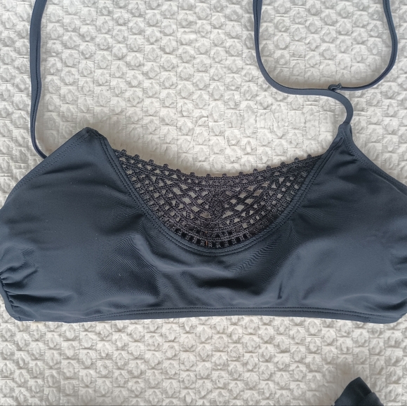 Bikini - Picture 4 of 7